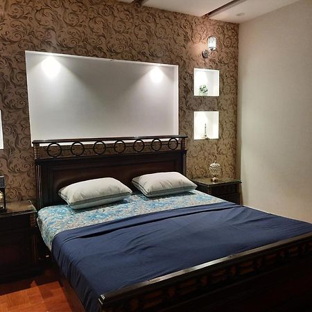 3 Bedroom Furnished Holiday Home Near Valencia Town, Lake City & Ring Road ลาฮอร์ ภายนอก รูปภาพ