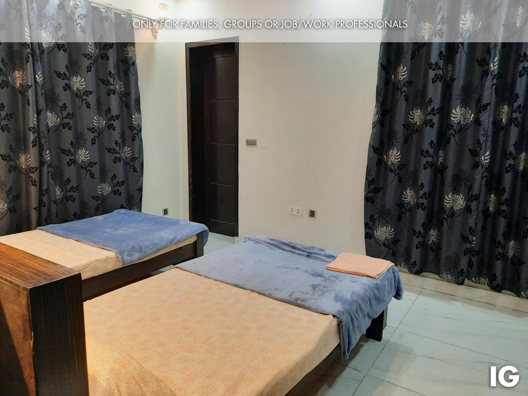 3 Bedroom Furnished Holiday Home Near Valencia Town, Lake City & Ring Road ลาฮอร์ ภายนอก รูปภาพ