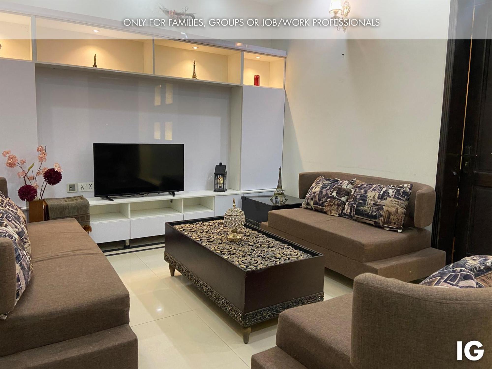 3 Bedroom Furnished Holiday Home Near Valencia Town, Lake City & Ring Road ลาฮอร์ ภายนอก รูปภาพ