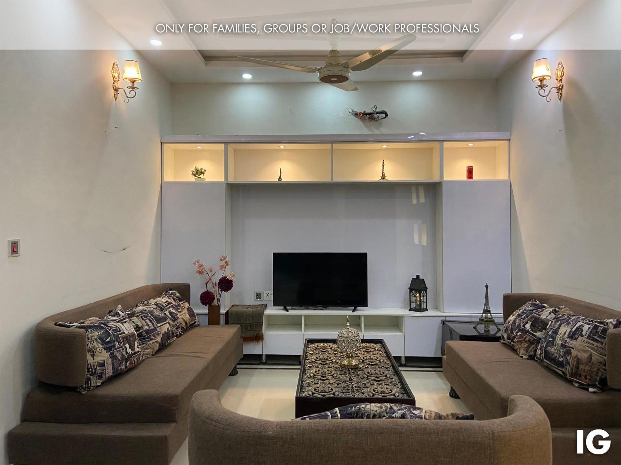 3 Bedroom Furnished Holiday Home Near Valencia Town, Lake City & Ring Road ลาฮอร์ ภายนอก รูปภาพ